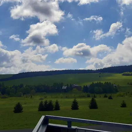 Mezonetový Se Dvéma Balkóny A Výhledem